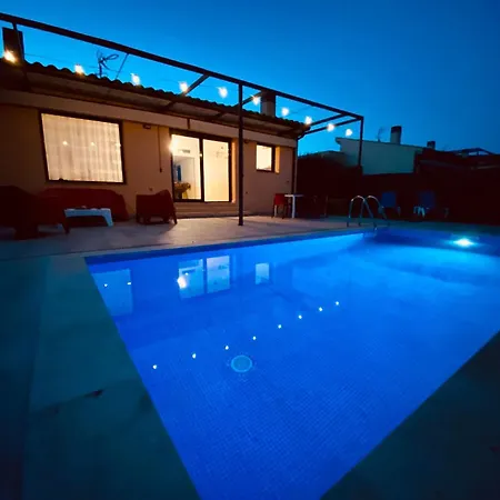 Moderne Medes Mar Mit Privatpool By Interhome Hébergement de vacances
